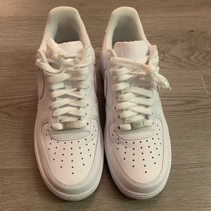 *NIKE* AIR FORCE ONES